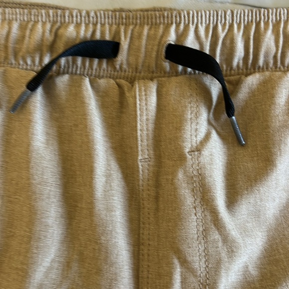 Hurley boys size large 12 to 13-year-old khaki shorts drawstring - Picture 2 of 8
